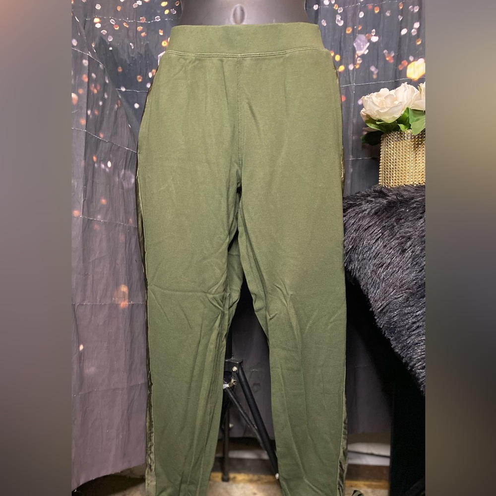 Fabletics Army Green Joggers Women’s Size M Tux Stripes With Pockets